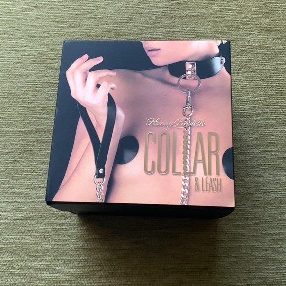 HONEY BIRDETTE đź’‹đź’‹FASHION FETISH
LEATHER COLLAR - Picture 6 of 15